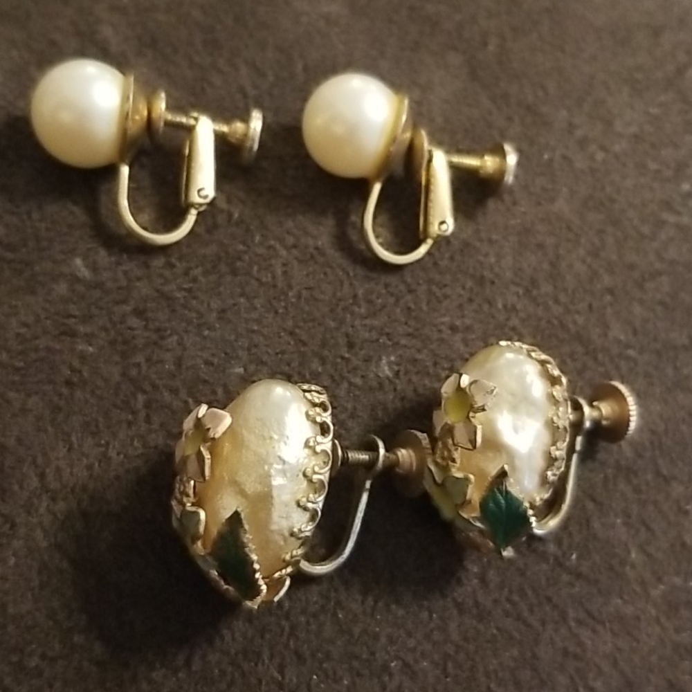 Set of two Vintage Screwback Earrings